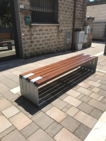 Panca stradale arredo urbano modello Deluxe