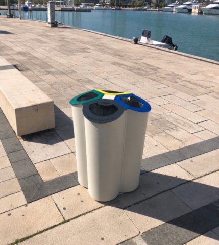 Contenitori in acciaio per la raccolta differenziata urbana