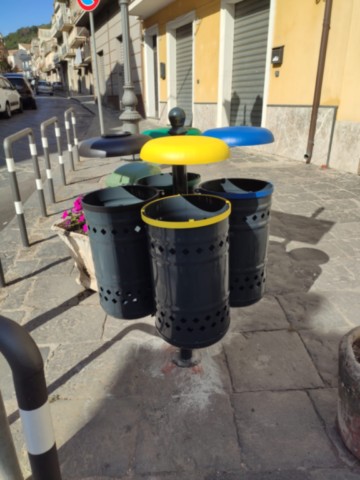 Cestino raccolta differenziata Catania per l'arredo urbano
