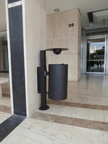 Cestino gettacarte arredo urbano Simply palo