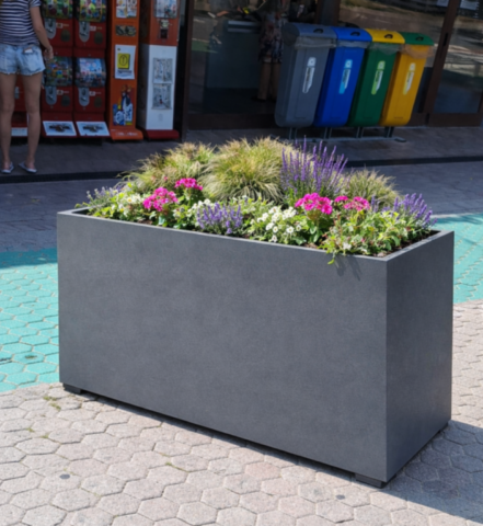 Installazione fioriera Baran