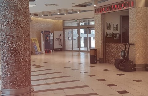 Cestino raccolta differenziata pile esauste